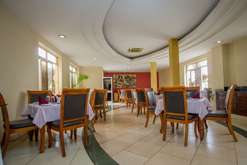 City Royal Resort Hotel Kyambogo  Екстериор снимка