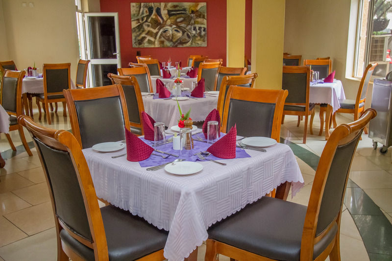 City Royal Resort Hotel Kyambogo  Екстериор снимка