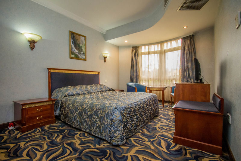 City Royal Resort Hotel Kyambogo  Екстериор снимка