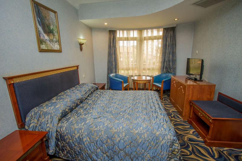 City Royal Resort Hotel Kyambogo  Екстериор снимка