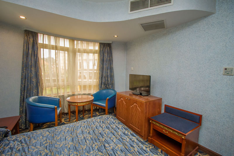 City Royal Resort Hotel Kyambogo  Екстериор снимка