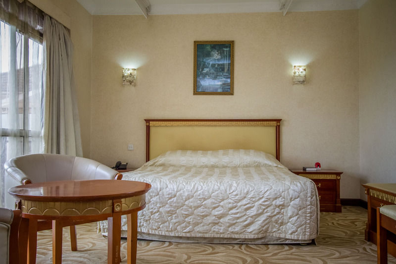 City Royal Resort Hotel Kyambogo  Екстериор снимка