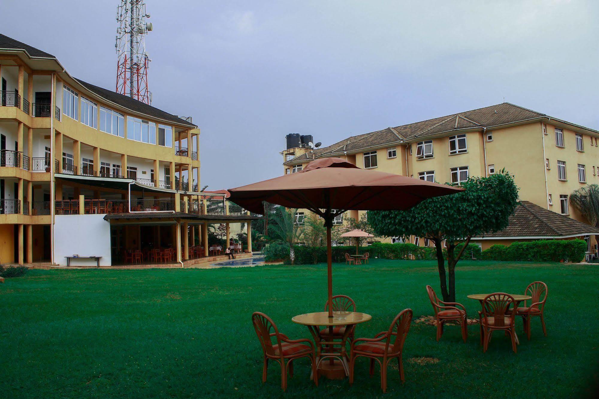 City Royal Resort Hotel Kyambogo  Екстериор снимка
