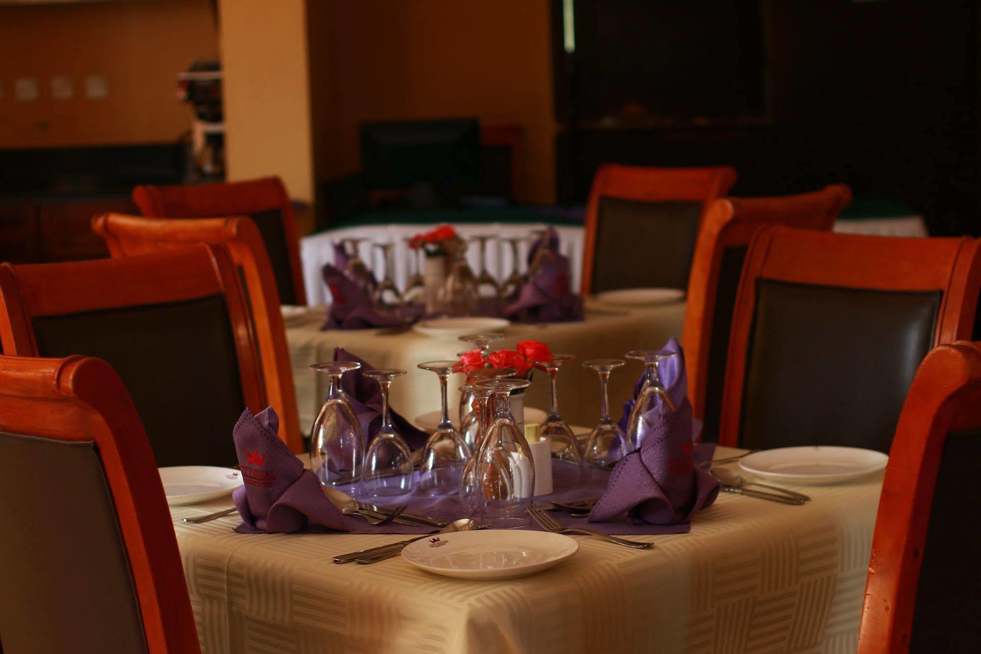 City Royal Resort Hotel Kyambogo  Екстериор снимка