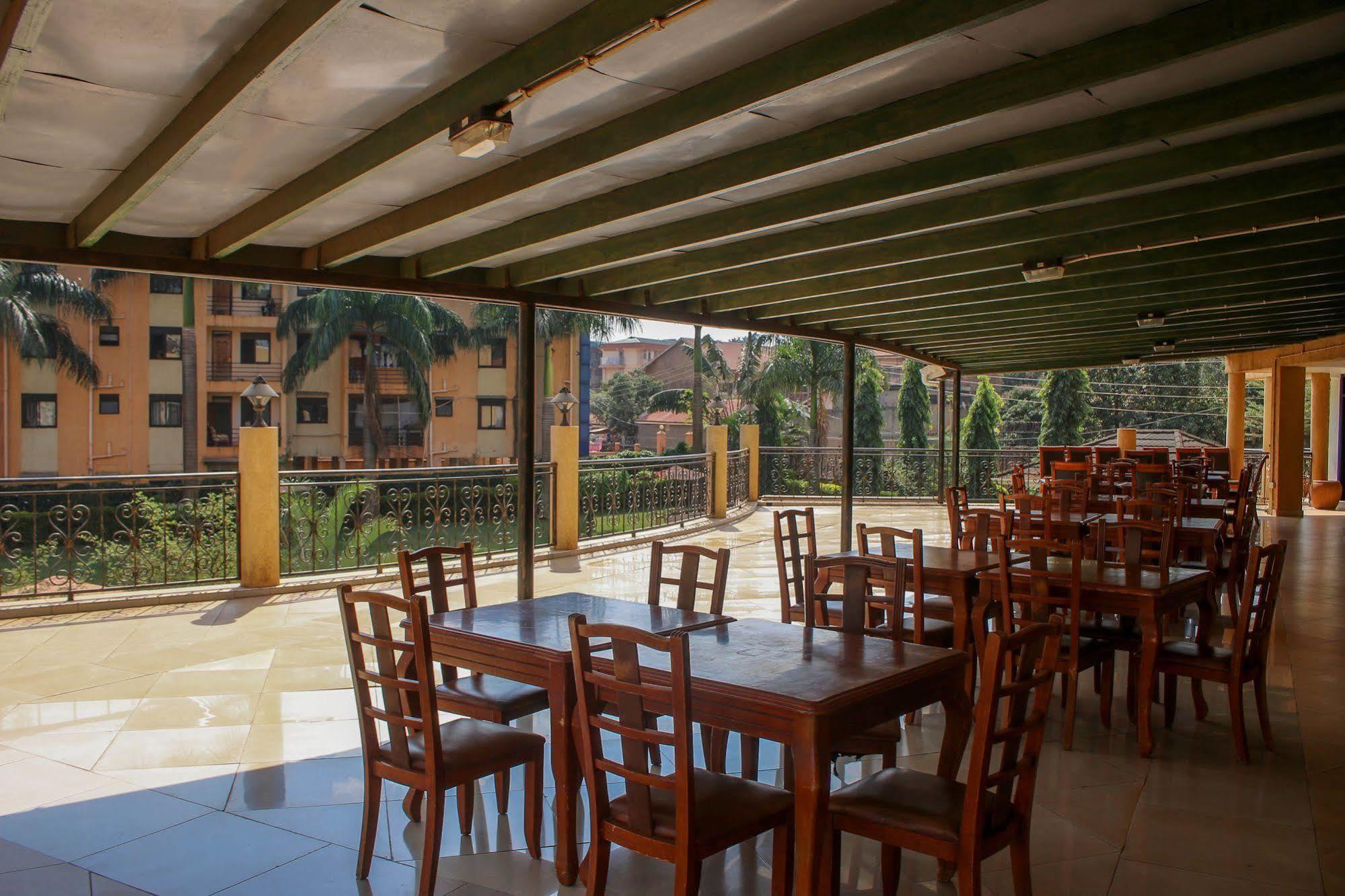 City Royal Resort Hotel Kyambogo  Екстериор снимка